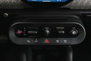 Mini Hatch Favoured Cooper SE — photo 16