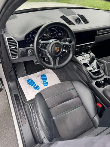 Porsche Cayenne III GTS — photo 8