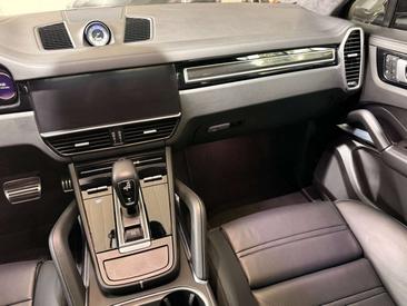 Porsche Cayenne III Turbo S — photo 20