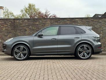 Porsche Cayenne III Turbo S E-Hybrid — photo 8