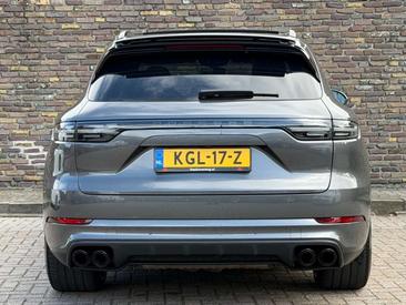 Porsche Cayenne III Turbo S E-Hybrid — photo 11