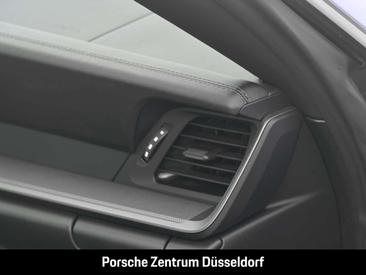 Porsche 992 I Carrera 4S — photo 21