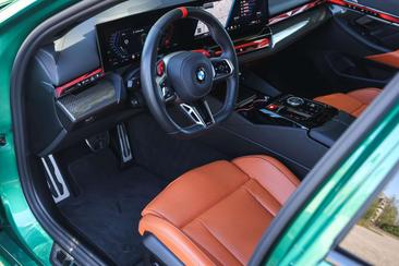 BMW M5 — photo 8