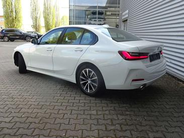BMW 320 I — photo 4