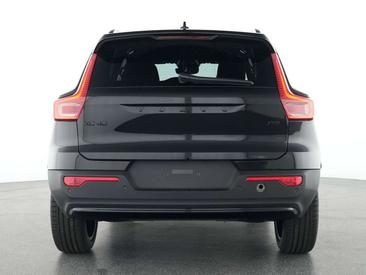 Volvo XC40 B3 Black Edition — photo 3