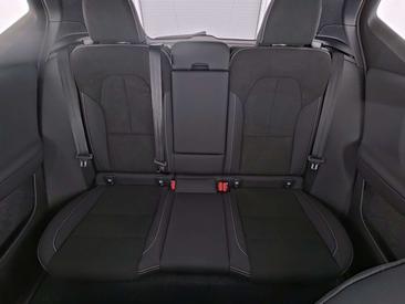 Volvo XC40 B3 Black Edition — photo 13