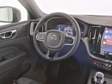 Volvo XC60 T8 — photo 7