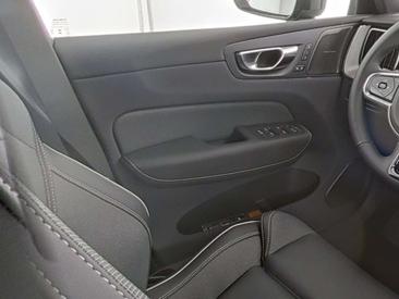 Volvo XC60 T8 — photo 10