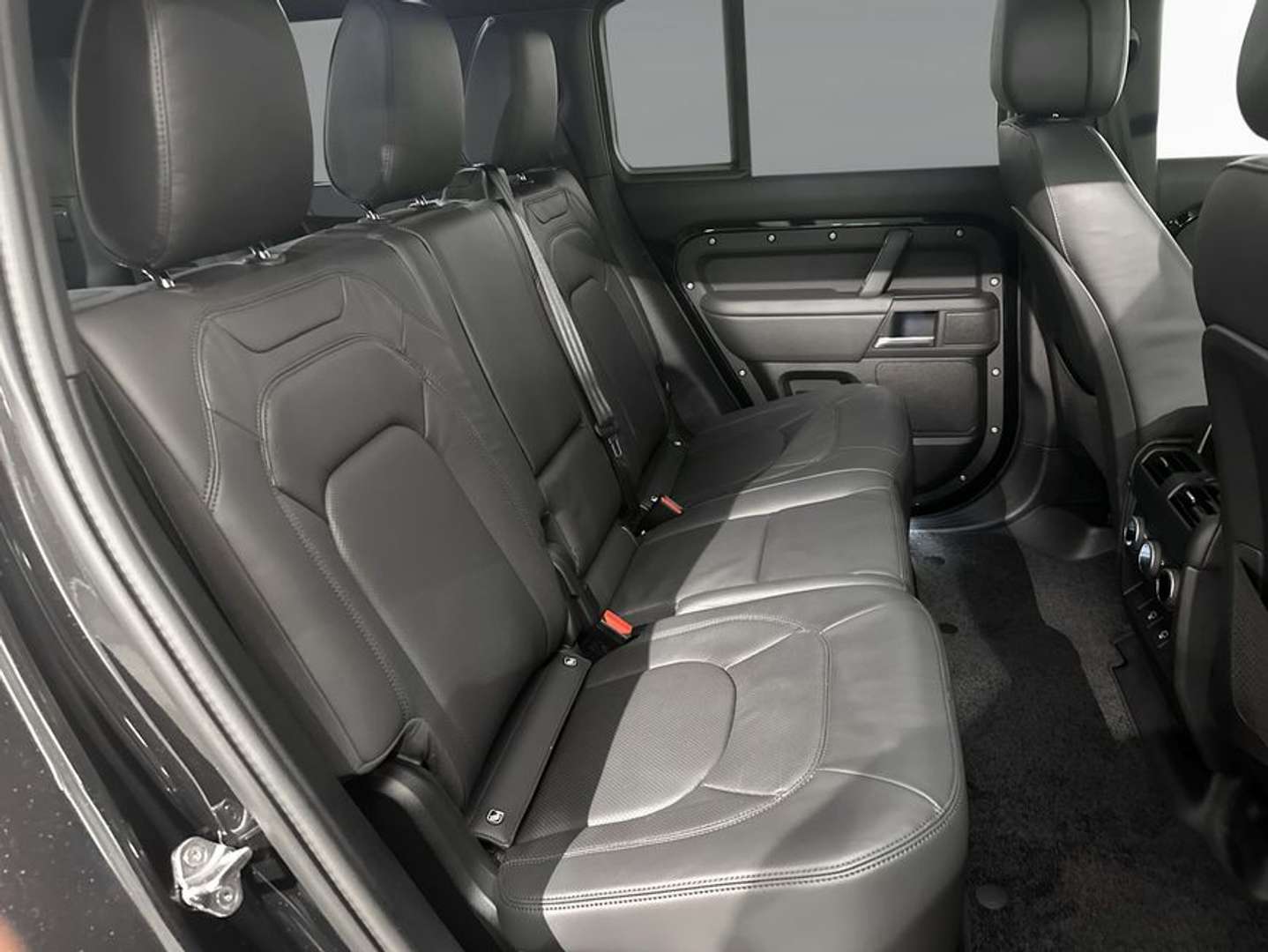 Land Rover Defender 130 D300 X-Dynamic HSE - 2025 - Joinsteer - #3
