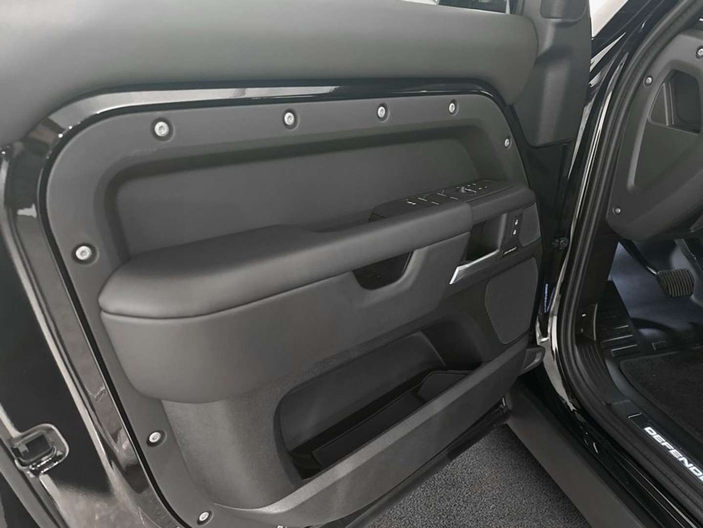 Land Rover Defender 130 D300 X-Dynamic HSE - 2025 - Joinsteer - #12