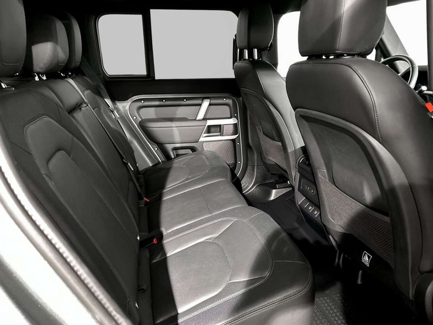 Land Rover Defender 110 D300 X-Dynamic SE - 2024 - Joinsteer - #3