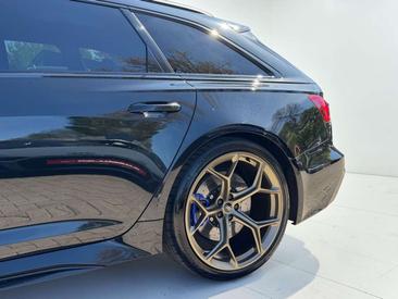 Audi RS6 Avant Performance — photo 14