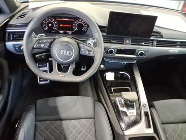 Audi RS4 TFSI — photo 3