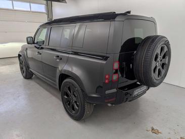 Land Rover Defender 110 D250 X-Dynamic SE Komfort Pano AHK — photo 2