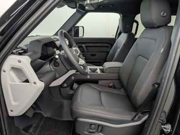 Land Rover Defender 110 D250 X-Dynamic SE Komfort Pano AHK — photo 8