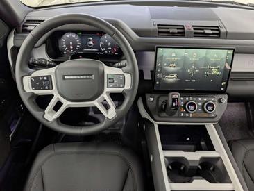 Land Rover Defender 110 D250 X-Dynamic SE Komfort Pano AHK — photo 17