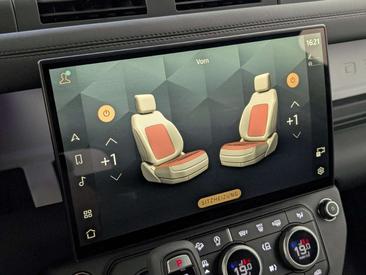 Land Rover Defender 110 D250 X-Dynamic SE Komfort Pano AHK — photo 30