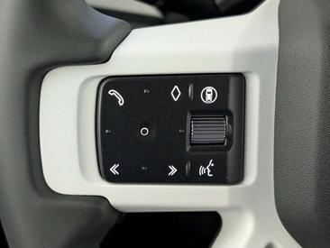 Land Rover Defender 110 D250 X-Dynamic SE Komfort Pano AHK — photo 40