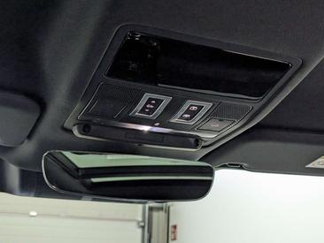 Land Rover Defender 110 D250 X-Dynamic SE Komfort Pano AHK — photo 44
