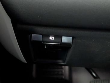 Land Rover Defender 110 D250 X-Dynamic SE Komfort Pano AHK — photo 45