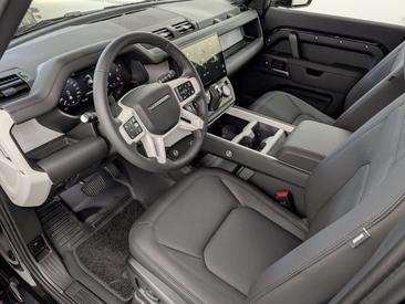 Land Rover Defender 110 D250 X-Dynamic SE Komfort Pano AHK — photo 49