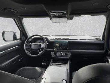 Land Rover Defender 110 Gris P525 V8 — photo 2
