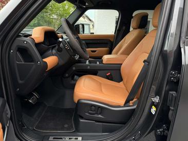 Land Rover Defender 110 Carpathian Edition V8 — photo 9