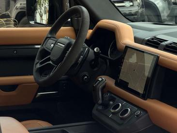 Land Rover Defender 110 Carpathian Edition V8 — photo 16