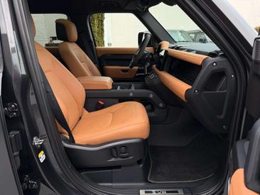 Land Rover Defender 110 Carpathian Edition V8 — photo 17