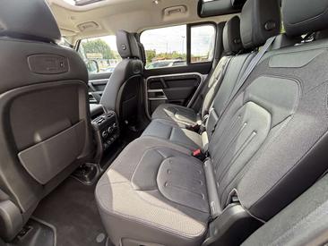 Land Rover Defender 110 First Edition AWD Auto 7 Posti 2.0 SD4 240 — photo 11