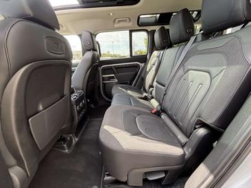 Land Rover Defender 110 First Edition AWD Auto 7 Posti 2.0 SD4 240 — photo 30