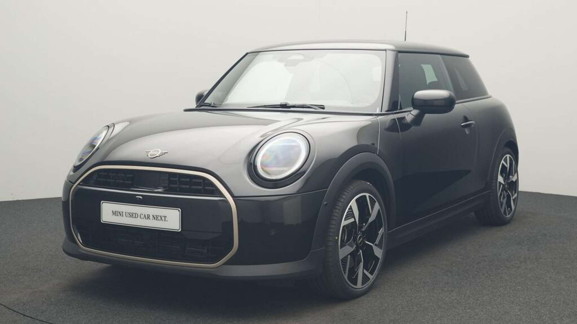 Mini Cooper Essence Favoured - 2024 - Joinsteer - #1