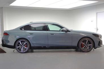 BMW I5 M Sport EDrive40 — photo 3