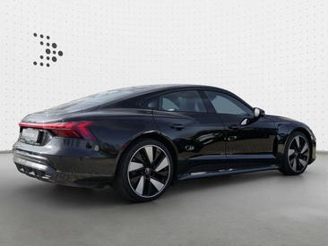 Audi E-tron GT — photo 18