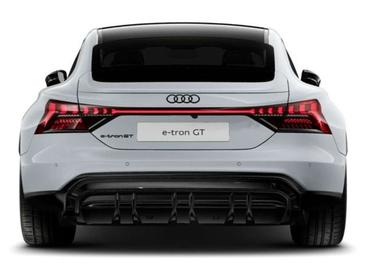 Audi E-tron GT — photo 5
