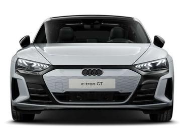 Audi E-tron GT — photo 6