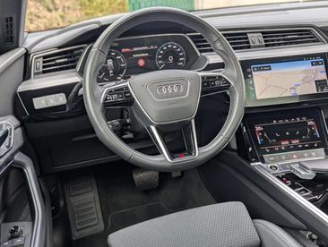 Audi Q8 E-tron S-line — photo 4