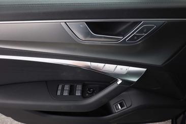 Audi A6 Avant Design 45 TFSI — photo 20