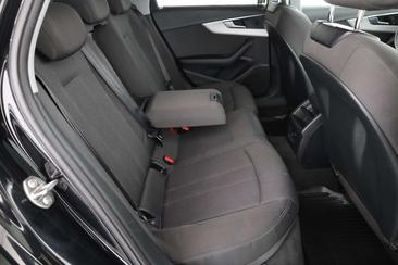 Audi A4 Avant 35 TFSI — photo 23