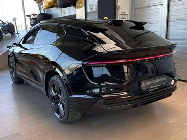 Lotus Eletre — photo 2