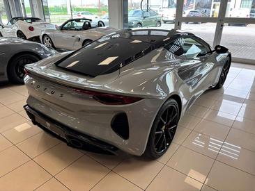 Lotus Emira — photo 10