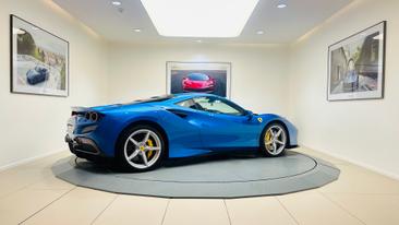 Ferrari F8 Tributo — photo 3