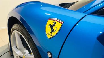 Ferrari F8 Tributo — photo 12