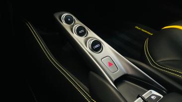 Ferrari F8 Tributo — photo 33