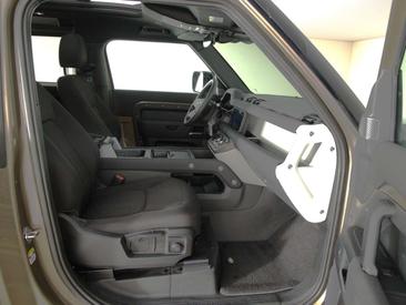 Land Rover Defender 3.0d Awd 200cv Auto — photo 9