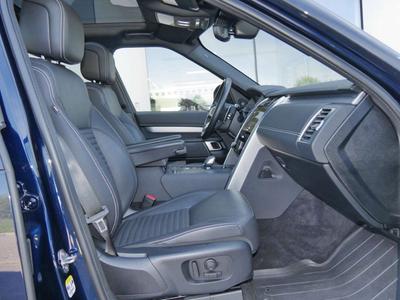 Land Rover Discovery R-Dynamic SE D250 AWD