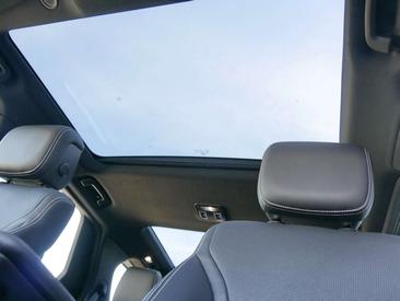 Land Rover Discovery R-Dynamic SE D250 AWD — photo 15