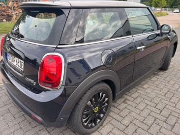 Mini 3 Portes Classic Cooper SE — photo 4