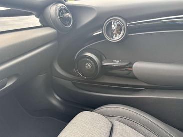 Mini 3 Portes Classic Cooper SE — photo 8