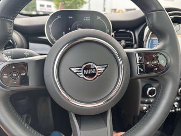 Mini 3 Portes Classic Cooper SE — photo 10